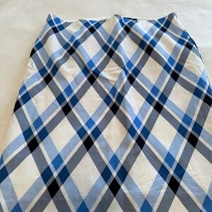 Ann Taylor Pencil Skirt Women's Size 2 Multicolor
Plaid Zipper Linen Blend.